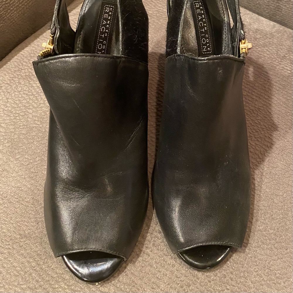 Black Kenneth Cole Leather and Calf Hair peep toe heels! 8.5, 8 1/2